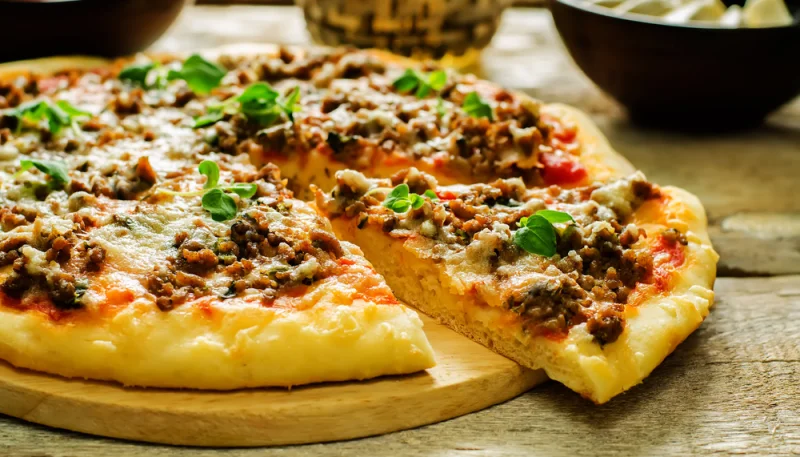 Pizza au boeuf haché