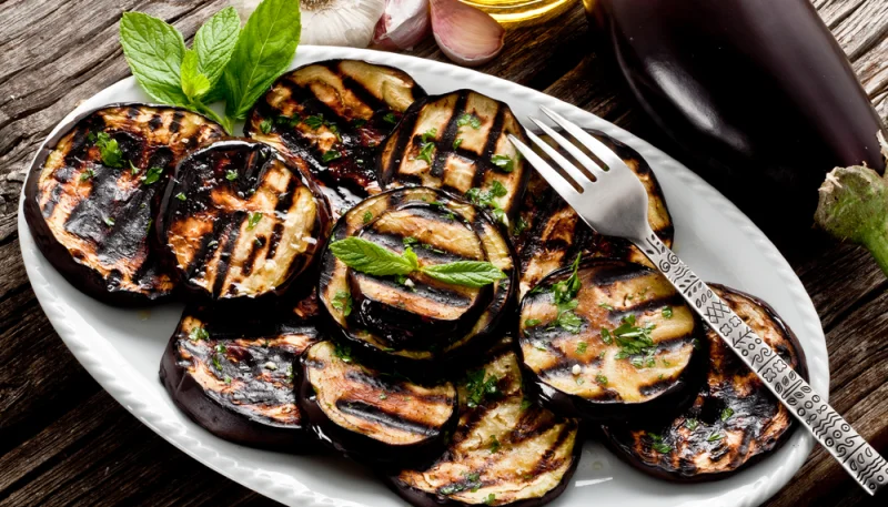 Aubergines grillées au barbecue