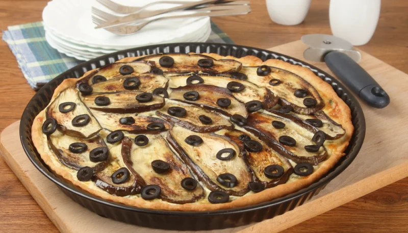 Tarte à l'aubergine et aux olives