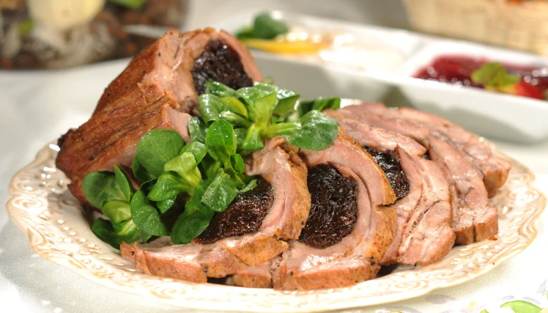 Rôti de porc farci aux pruneaux