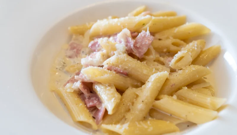 Pâtes au jambon et fromage au micro-ondes