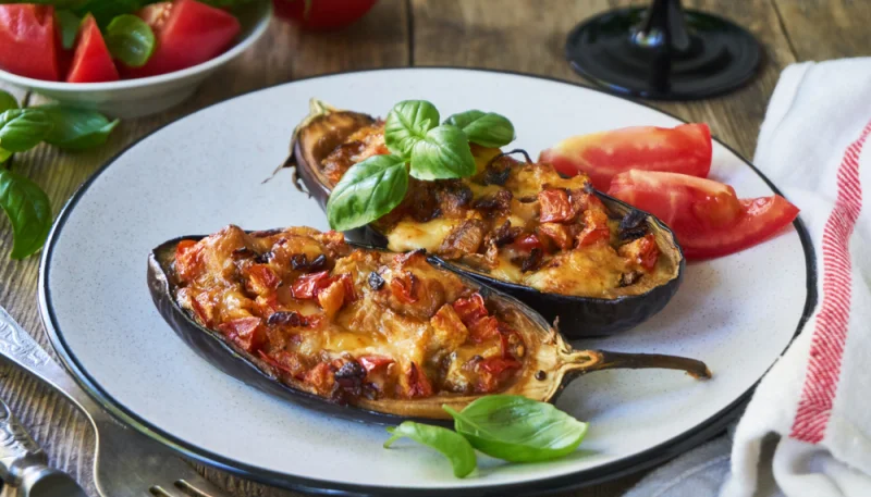 Aubergine farcie à la merguez