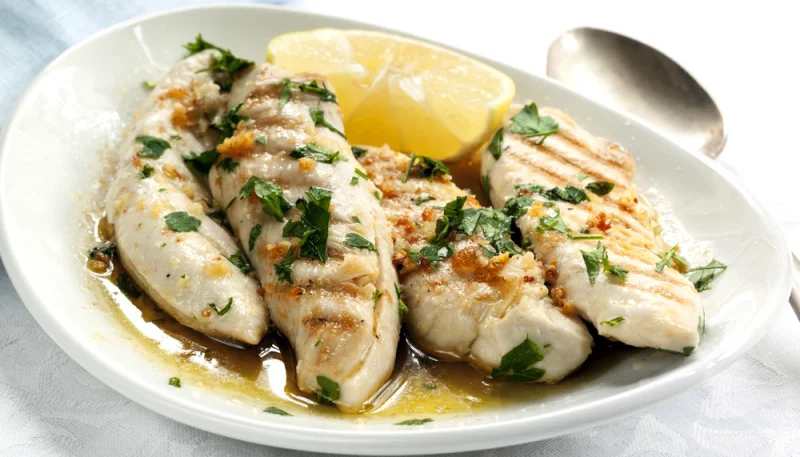 Blancs de poulet à l'ail et au citron