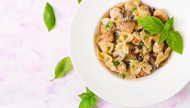 Farfalle aux pleurotes et poulet