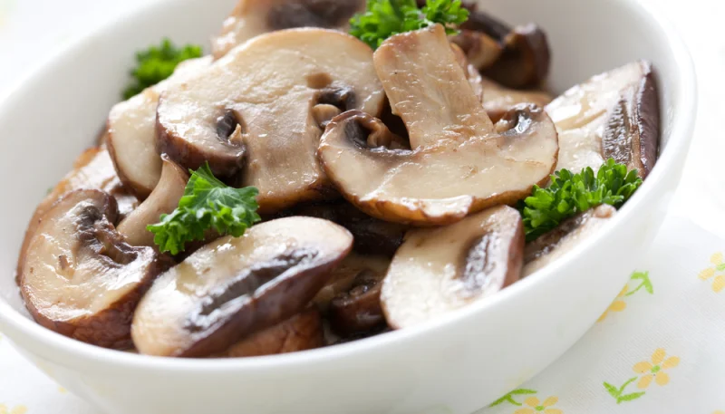 Mijoté de champignons au vin blanc et au parmesan