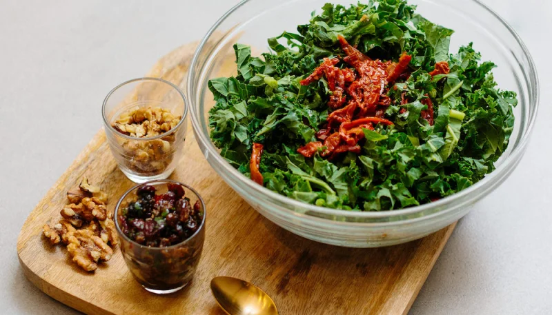 Salade de chou Kale et tomates confites