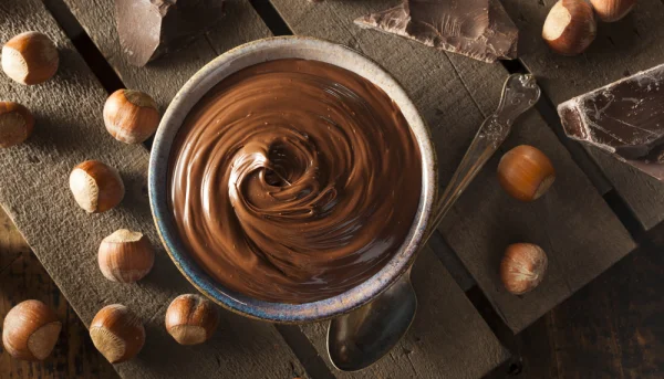 Pâte à tartiner choco-noisettes vegan et allégée en sucres