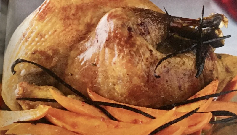 Pintade rôtie à la vanille et patates douces glacées