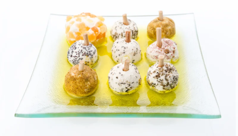 Amuse-bouche aux noix, aux pistaches et au pavot