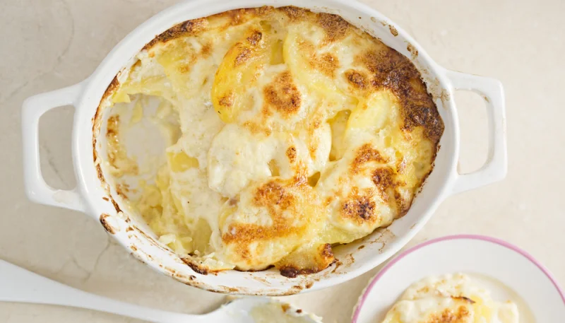 Confit de pommes de terre à la crème de foie gras