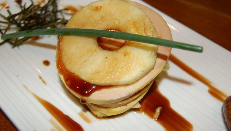 Foie gras aux pommes caramel de vinaigre de cidre