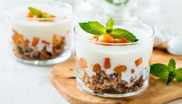 Fruits sous nuage de fromage blanc