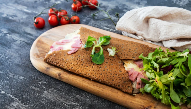 Galettes aux pommes de terre et râpé de jambon