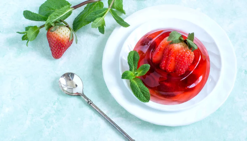 Gelée au champagne et aux fruits rouges