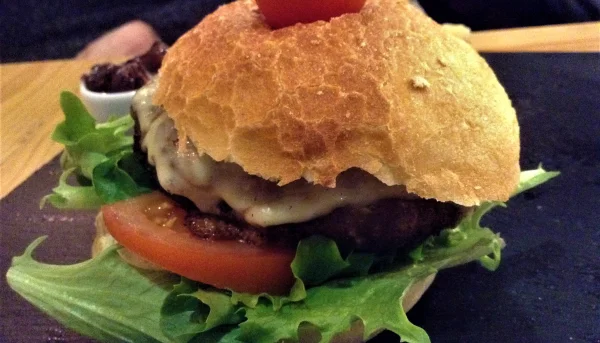 Petit hamburger poulet et roquefort
