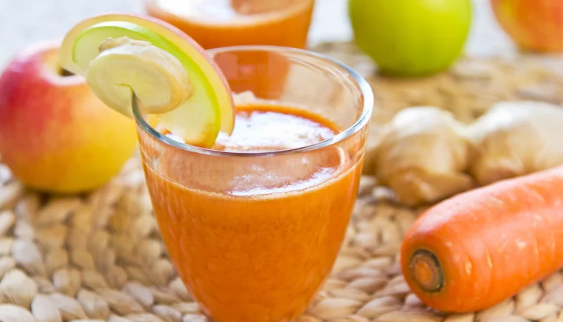 Jus détox pomme carotte gingembre