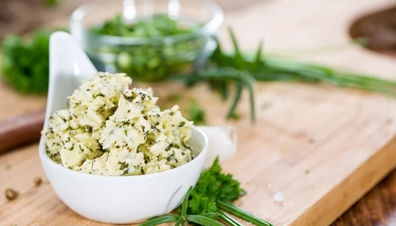 Beurre aux herbes fraîches