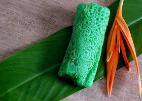 Crêpes indonésiennes à la noix de coco et arôme de pandan