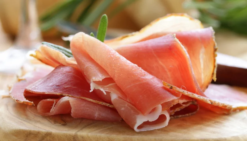 Jambon cru aux échalotes et au vin blanc