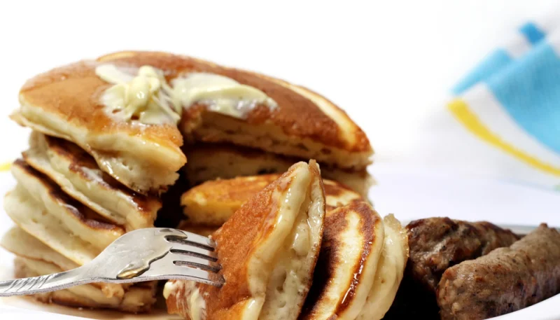 Pancakes à la saucisse fumée