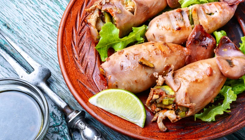 Petits calamars farcis aux légumes