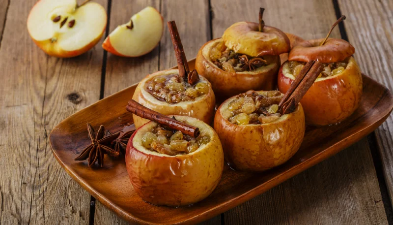 Pommes farcies aux raisins secs et épices