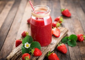 Smoothie fraise, framboise et basilic