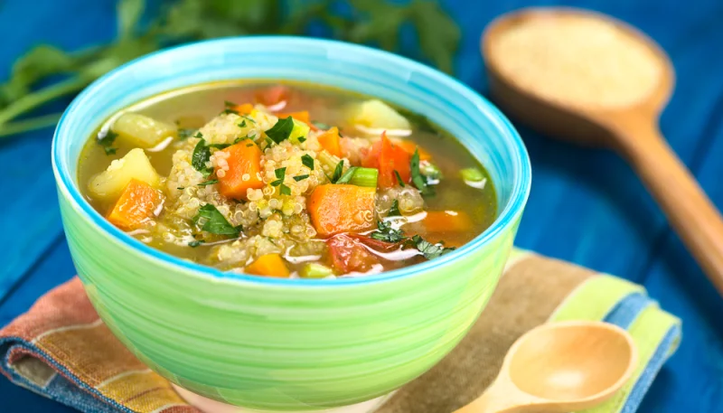 Soupe de légumes au quinoa