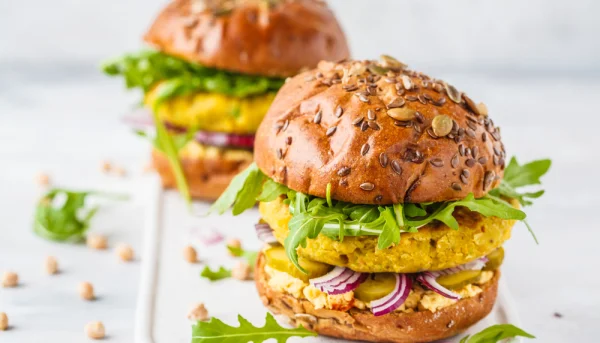 Burger végétarien au steak de pois chiches