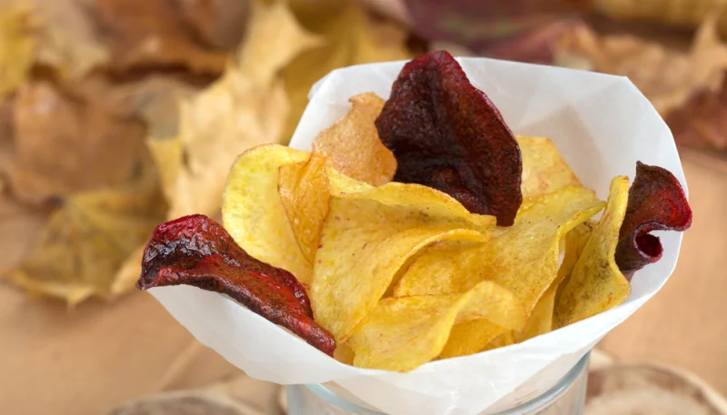 Chips de betteraves et de pommes de terre