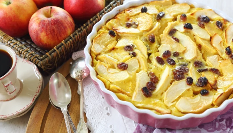 Clafoutis aux pommes et aux raisins secs