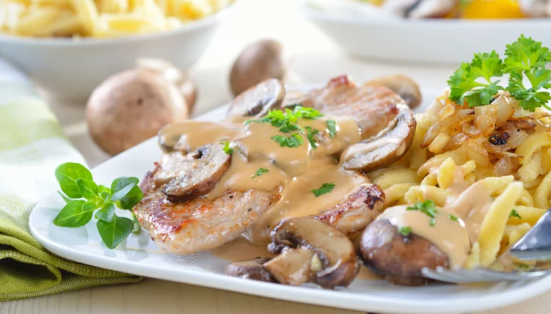 Escalopes de poulet sauce forestière