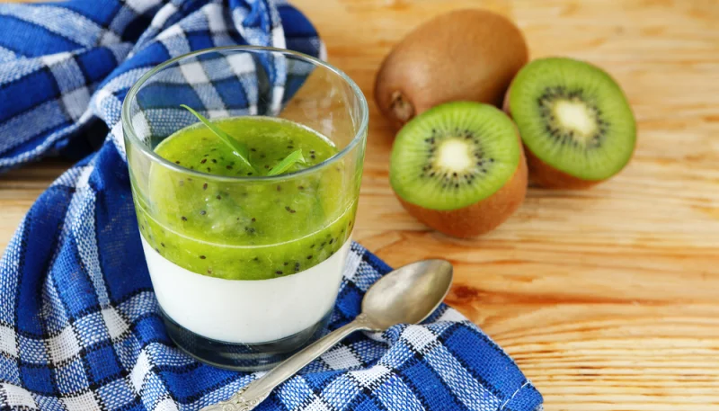 Panna cotta au coulis de kiwis
