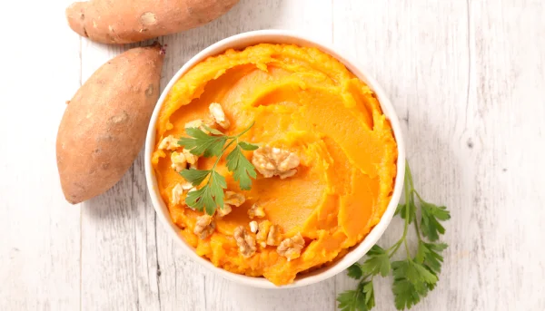 Purée de patates douces aux noix