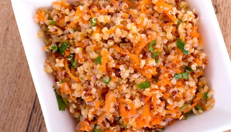 Salade de quinoa aux carottes râpées