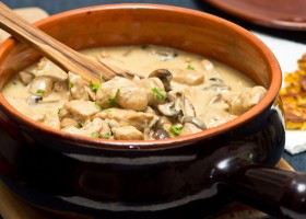 Sauté de dinde au madère