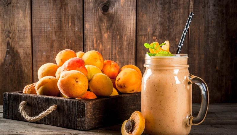 Smoothie aux abricots, melon, pêche et guarana blanc