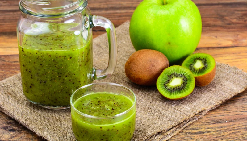 Smoothie aux pommes et kiwi spécial grossesse