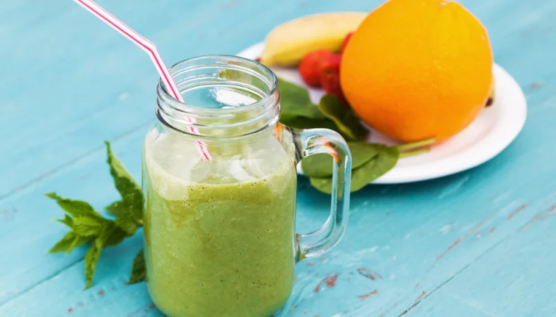 Smoothie pour l'hiver épinards-orange