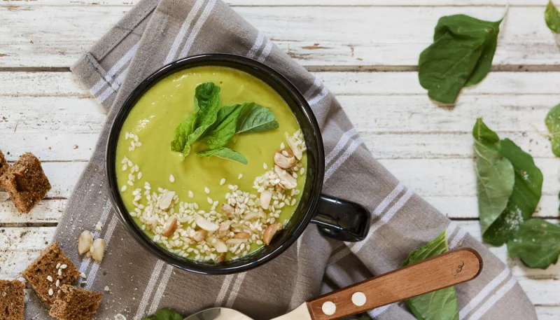 Soupe froide épinards-avocats