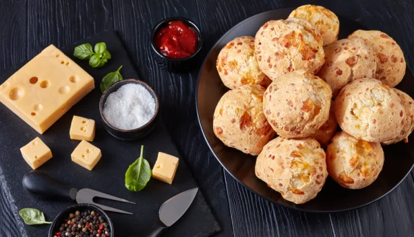 Mini-gougères aux 3 fromages