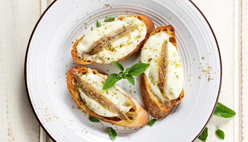 Crostini anchois et fromage