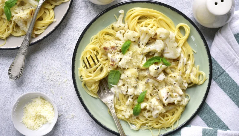 Spaghetti au chou-fleur et à l'ail