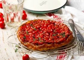 Tatin aux tomates cerises et à la moutarde
