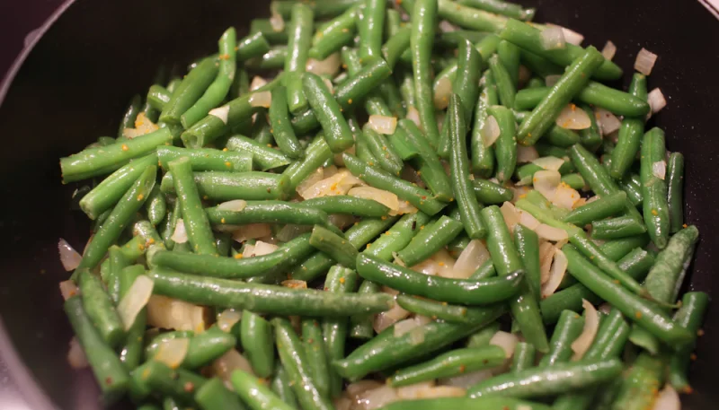 Poêlée d’haricots verts à l’ail et à l’échalote