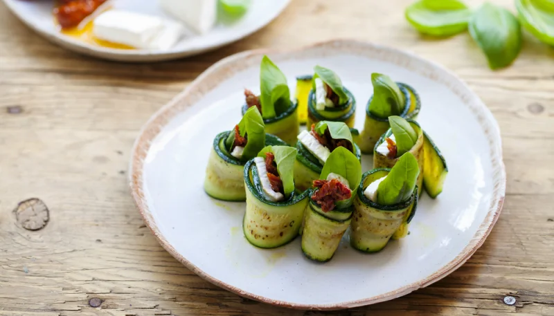 Roulés de courgettes au chèvre frais et basilic