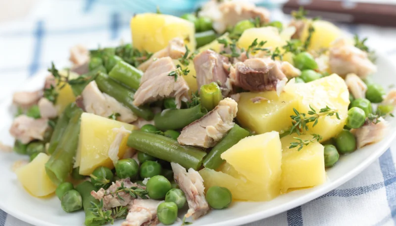 Salade de pommes de terre au thon et haricots verts