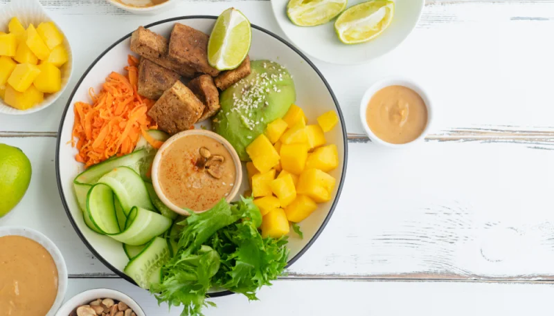 Salade gourmande façon buddha bowl