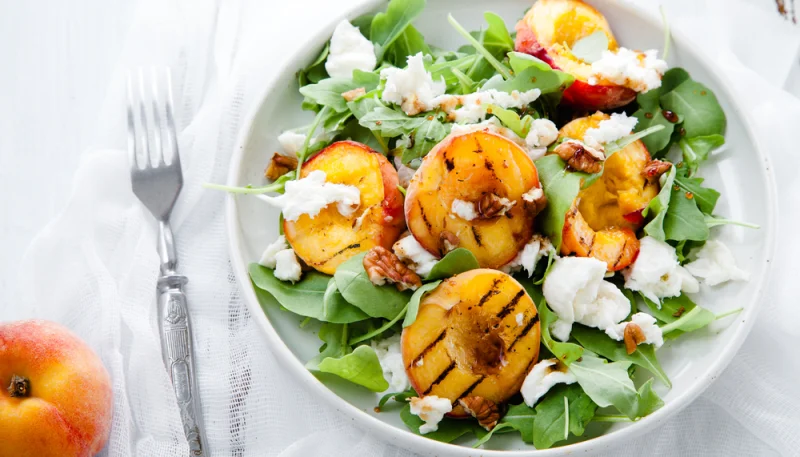 Salade de pêches rôties