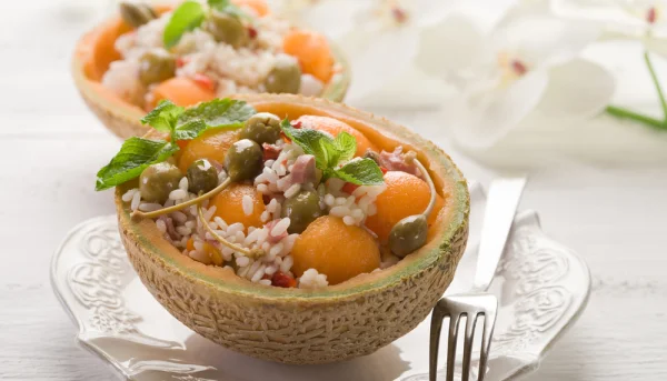 Salade de riz au melon et câpres